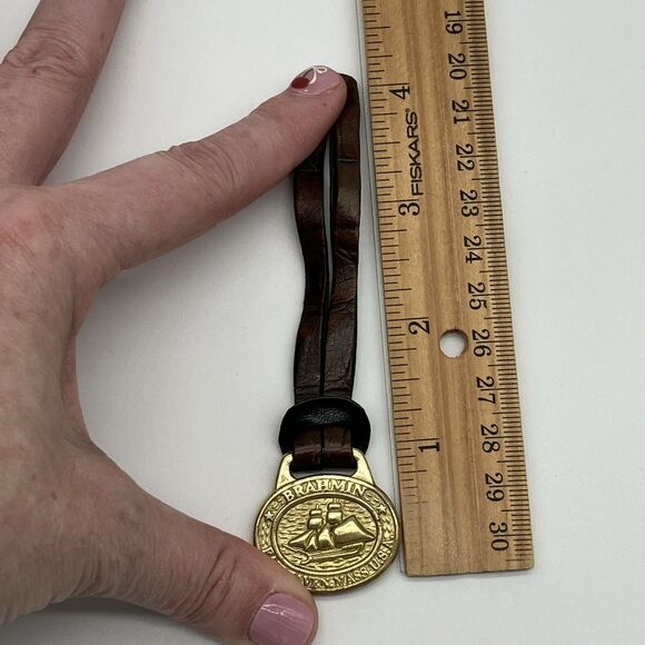 Vtg. BRAHMIN Heritage Medallion Logo Ship Bag Tag Keychain Purse Charm Brown - Picture 8 of 8